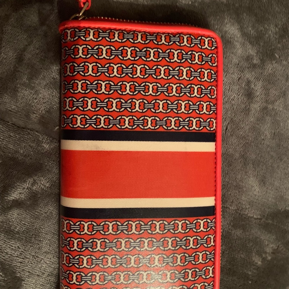 Tori Burch wallet